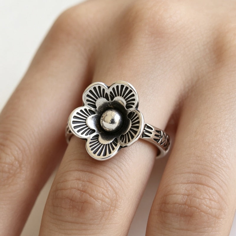 Anel Flor Minimalista