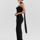 Vestido longo justo com colarinho choker