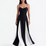 Vestido longo com alças finas e painéis contrastantes