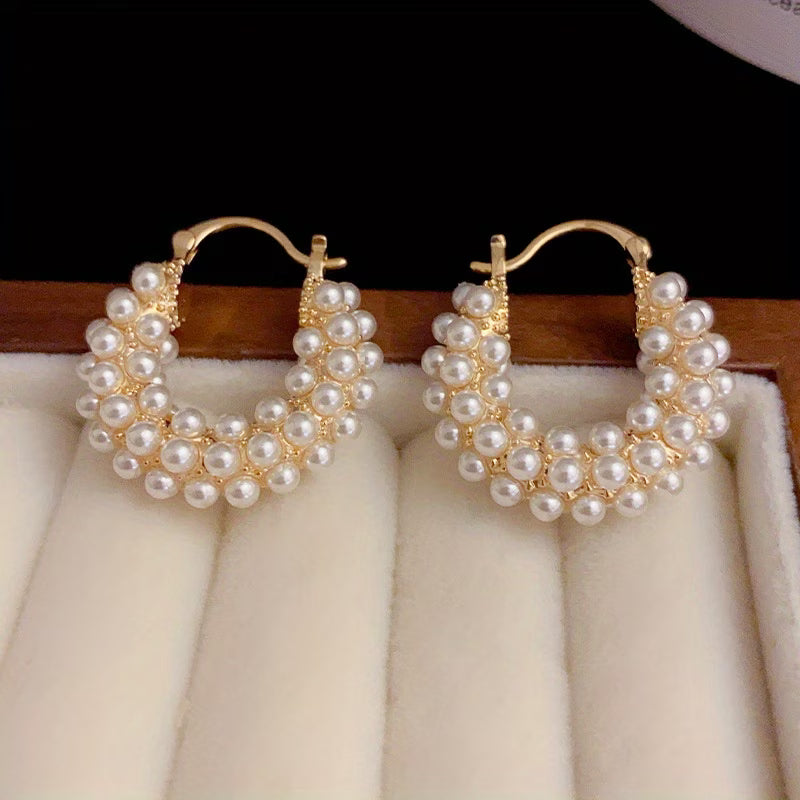 Brincos Argola com Pérolas em Camadas