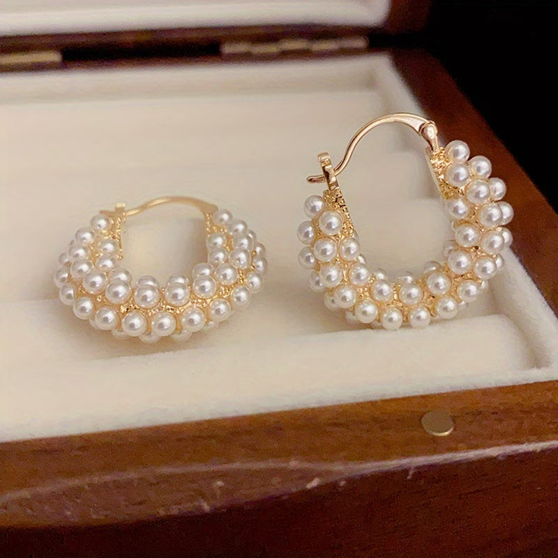 Brincos Argola com Pérolas em Camadas