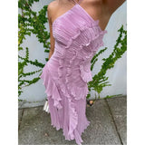 Vestido plissado com detalhe de folhos