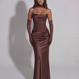 Vestido longo acetinado com decote drapeado