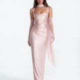 Vestido longo acetinado com decote quadrado