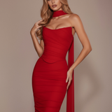 Vestido longo justo com colarinho choker
