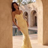 Vestido longo com corpete floral bordado