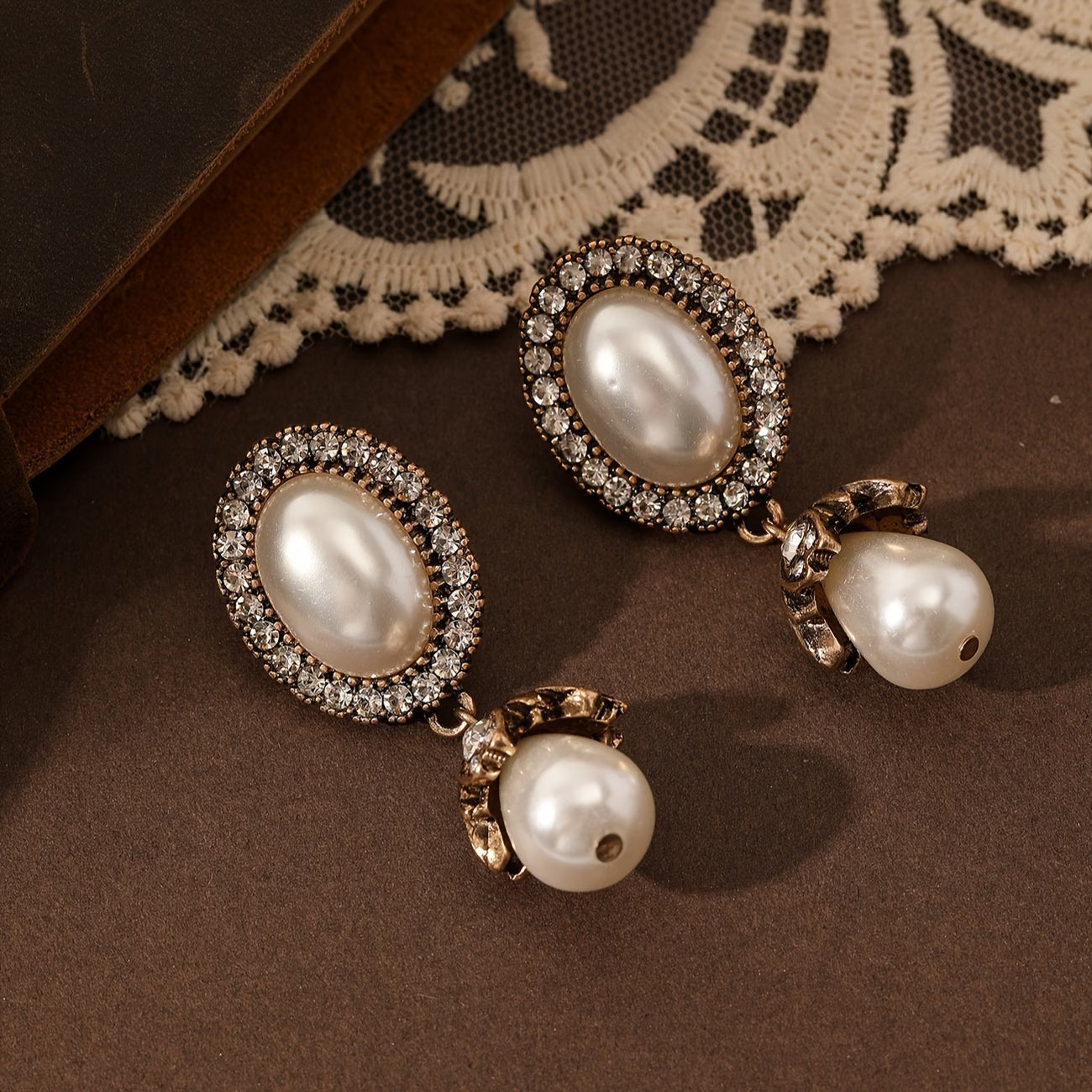Brincos Pendentes Vintage com Pérola