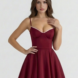 Vestido midi com corpete e saia ampla