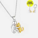 Collier Pendentif Câlin de Chat avec Boucles d'Oreilles Assorties en Cadeau – Offre à Durée Limitée