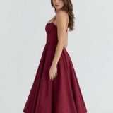 Vestido midi com corpete e saia ampla