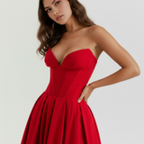 Vestido midi tomara que caia com saia ampla