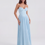 Vestido longo plissado com decote tomara que caia