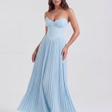 Vestido longo plissado com decote tomara que caia