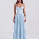 Vestido longo plissado com decote tomara que caia