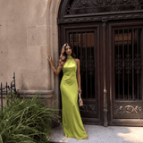 Vestido largo satinado con cuello halter