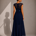 Alícia | Vestido Maxi com Corpete em Renda