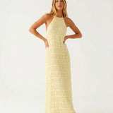 Vestido longo halter com textura plissada
