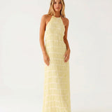 Vestido longo halter com textura plissada
