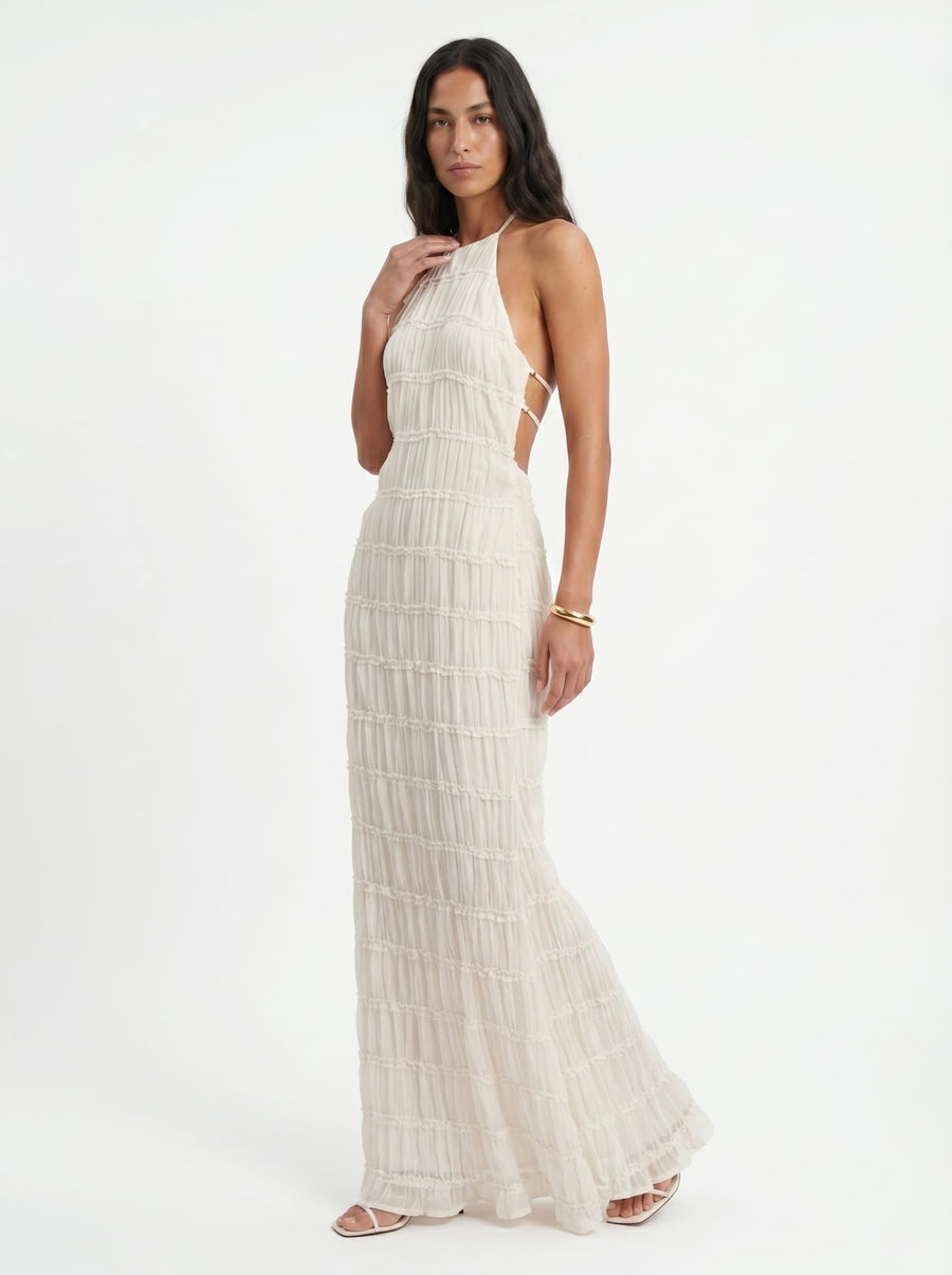 Vestido longo halter com textura plissada