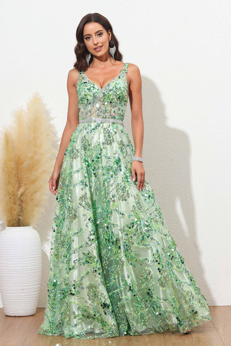 Beatriz | Vestido comprido transparente com duplo decote em V sem mangas