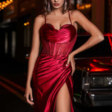 Leonor | Vestido comprido em cetim plissado com decote coração