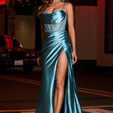 Leonor | Vestido comprido em cetim plissado com decote coração