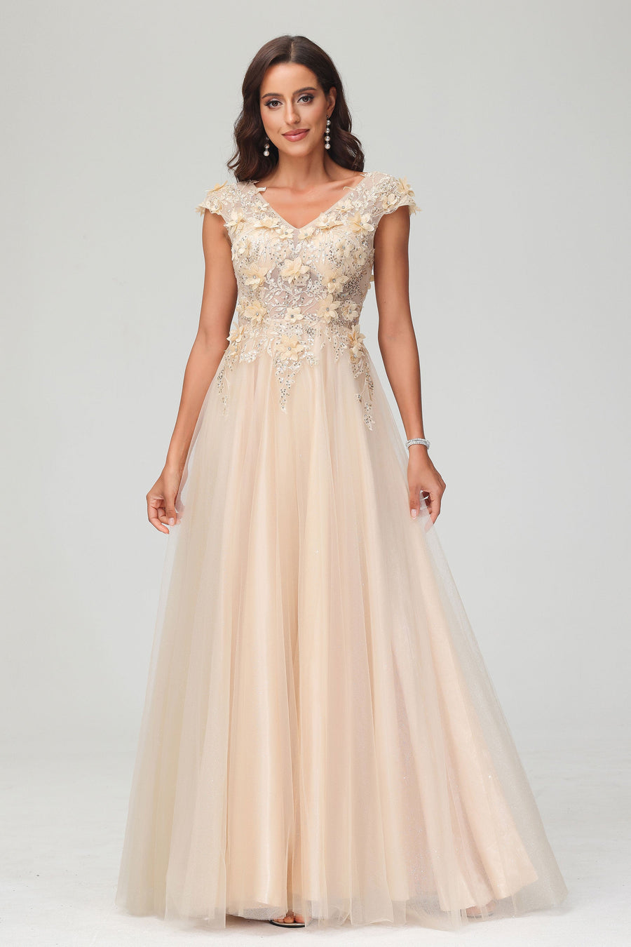 Clara | Vestido em tule transparente com aplicações florais com decote em V