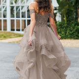 Bárbara | Vestido de baile em tule com folhos estilo princesa evasê