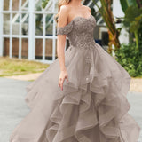 Bárbara | Vestido de baile em tule com folhos estilo princesa evasê