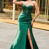 Margarida | Vestido de gala com decote coração e cauda com pregas
