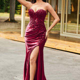 Margarida | Vestido de gala com decote coração e cauda com pregas
