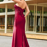 Margarida | Vestido de gala com decote coração e cauda com pregas