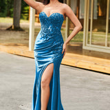 Margarida | Vestido de gala com decote coração e cauda com pregas