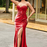 Margarida | Vestido de gala com decote coração e cauda com pregas