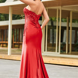 Margarida | Vestido de gala com decote coração e cauda com pregas