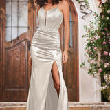 Guiomar | Vestido de noite com alças finas e strass e racha