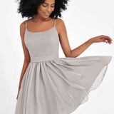 Elsa | Vestido curto brilhante prateado com alças