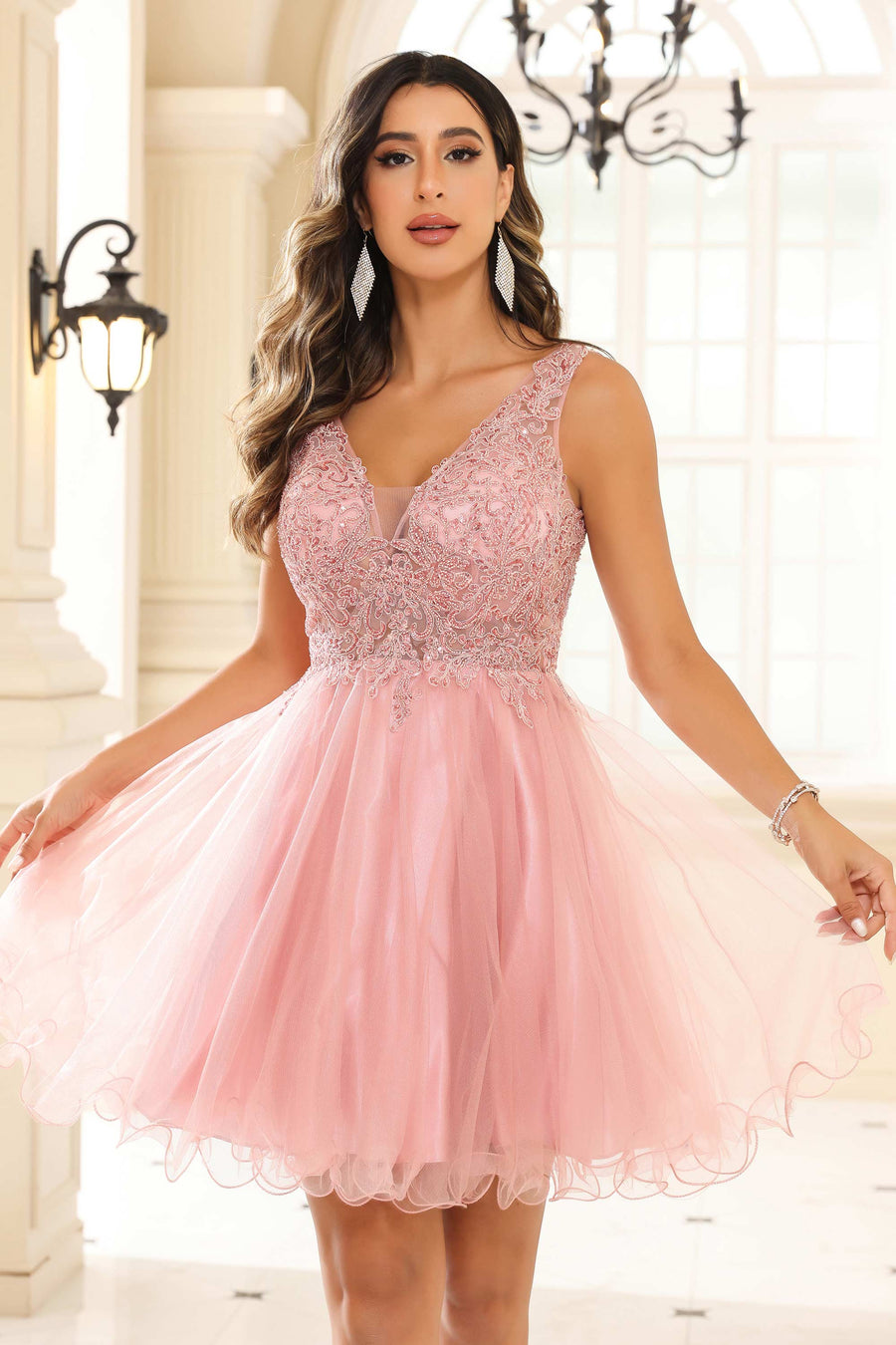 Sofia | Vestido curto em tule transparente com decote em V