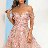 Lara | Vestido curto evasê com aplicações de lantejoulas nos ombros