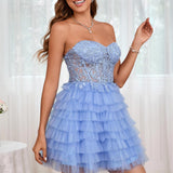 Diana | Vestido curto em camadas em tule evasê com aplicações