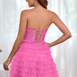 Diana | Vestido curto em camadas em tule evasê com aplicações