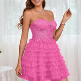 Diana | Vestido curto em camadas em tule evasê com aplicações