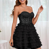 Diana | Vestido curto em camadas em tule evasê com aplicações