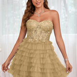 Diana | Vestido curto em camadas em tule evasê com aplicações