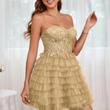 Diana | Vestido curto em camadas em tule evasê com aplicações