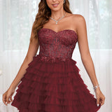 Diana | Vestido curto em camadas em tule evasê com aplicações