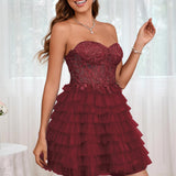 Diana | Vestido curto em camadas em tule evasê com aplicações