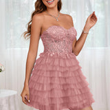Diana | Vestido curto em camadas em tule evasê com aplicações