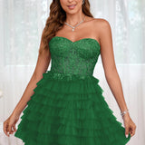 Diana | Vestido curto em camadas em tule evasê com aplicações