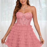Diana | Vestido curto em camadas em tule evasê com aplicações
